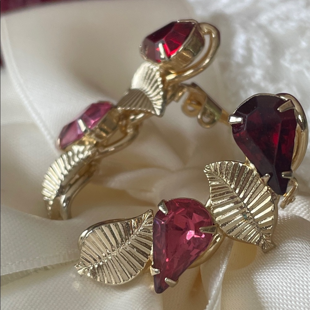 Coro Vintage Gold Leaf Clip Earrings with Red and Pink Gems